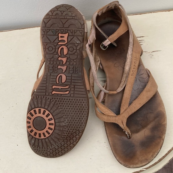 Cute Merrell sandals in pink and beige, high in back, adorable! - Picture 3 of 6